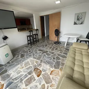 Apartamento Apartamento Comodo En Laureles, Grande , Centrico , Bien Ubicado Apto303, Medellín